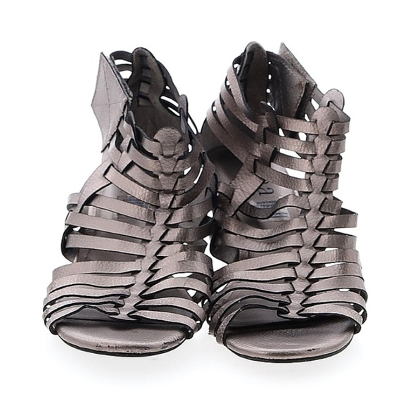 A.N.A. Gray Metallic Strappy Wedge Heels Open Toe Size 6.5 - Picture 2 of 2
